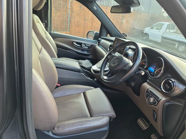2022-Mercedes-Benz-V-Class-V-300d-Exclusive image:7