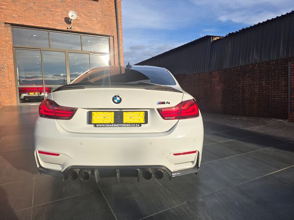2020-BMW-M4-Coupe-Auto image:4