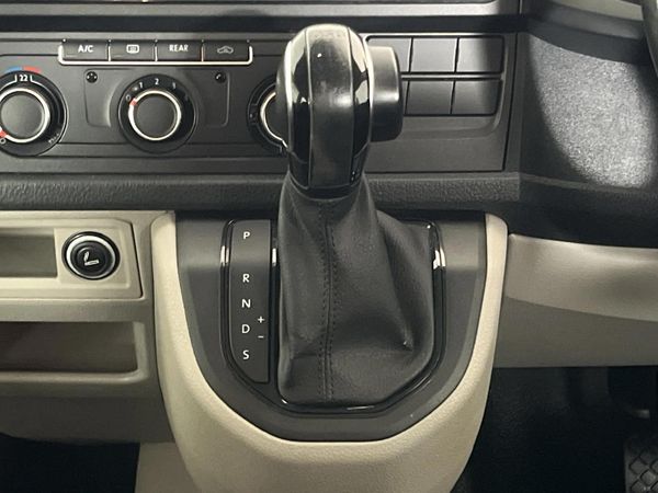 2019-Volkswagen-Kombi-20-TDI-Auto-103kW-Trendline image:9