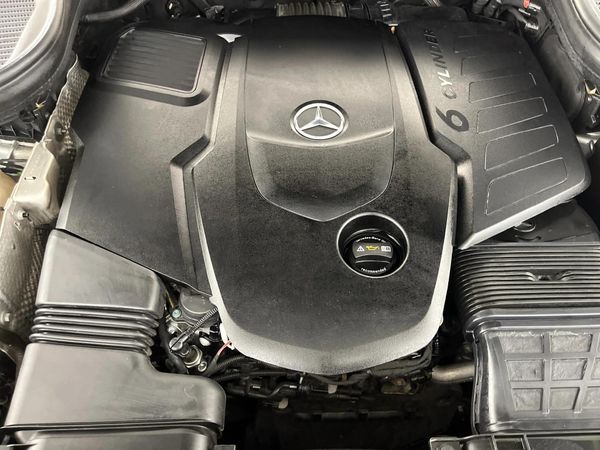 2021-Mercedes-Benz-GLE-400d-4Matic image:13