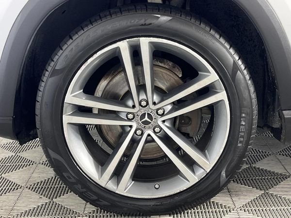 2021-Mercedes-Benz-GLE-400d-4Matic image:4