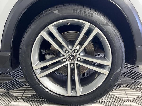2021-Mercedes-Benz-GLE-400d-4Matic image:6