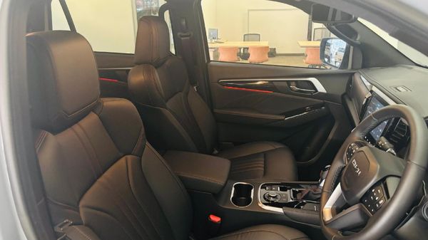 2026-Isuzu-Mu-x-30D-Onyx-XT-4x4-Auto image:3