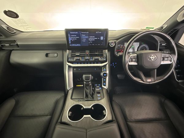 2023-Toyota-Land-Cruiser-300-V6-33-D-GR-S image:1
