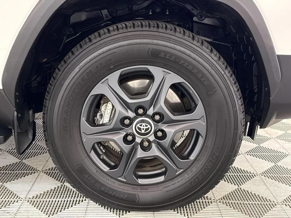 2023-Toyota-Land-Cruiser-300-V6-33-D-GR-S image:5