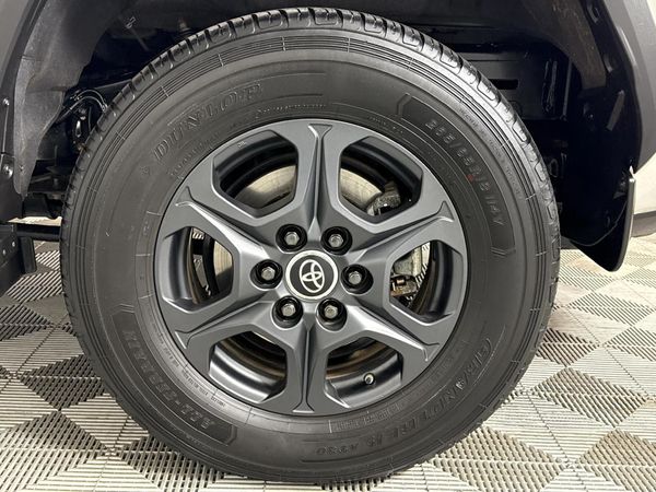 2023-Toyota-Land-Cruiser-300-V6-33-D-GR-S image:6