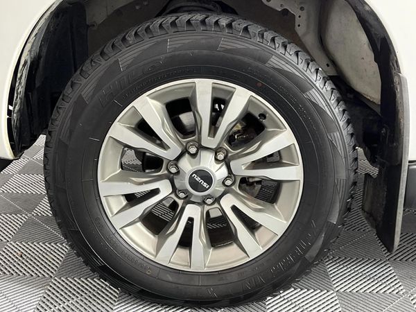 2019-Isuzu-D-Max-300-LX-Auto-Double-Cab image:4