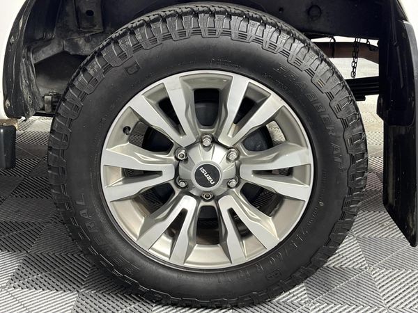 2019-Isuzu-D-Max-300-LX-Auto-Double-Cab image:6