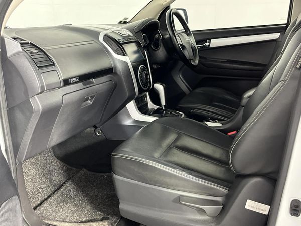 2019-Isuzu-D-Max-300-LX-Auto-Double-Cab image:8