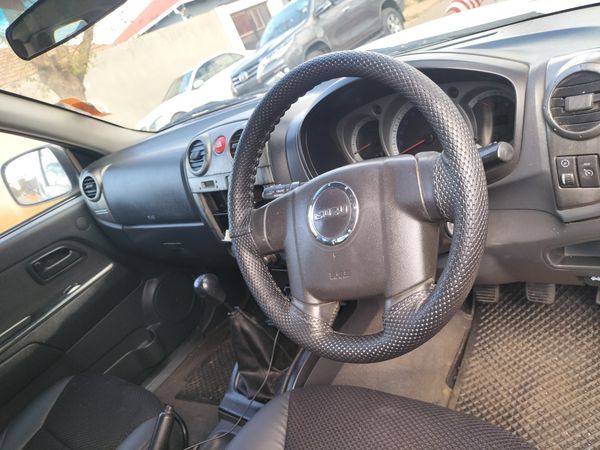 2015-Isuzu-KB-300-D-Teq-LX-Extended-Cab image:9