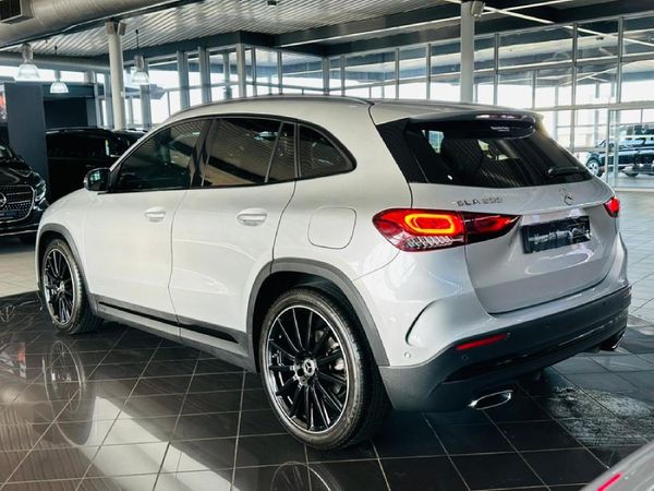 2023-Mercedes-Benz-GLA-200-Auto image:10