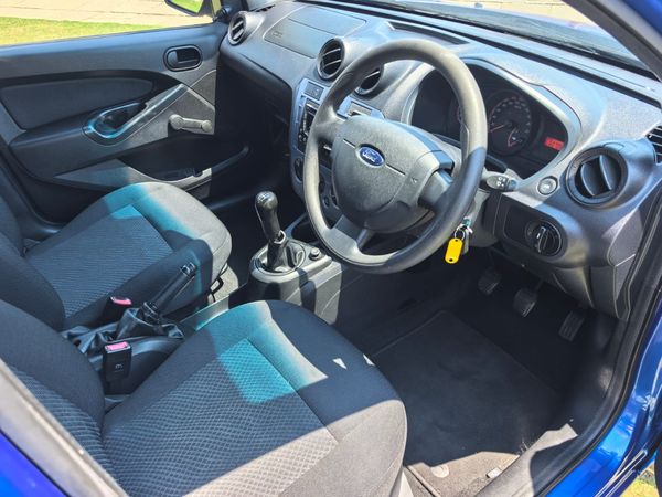 2014-Ford-Figo-14-TDCi-Ambiente image:15