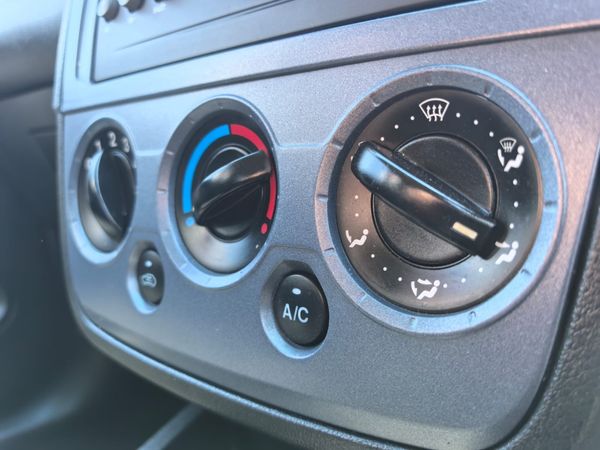 2014-Ford-Figo-14-TDCi-Ambiente image:18