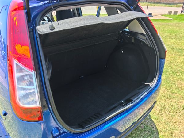 2014-Ford-Figo-14-TDCi-Ambiente image:24
