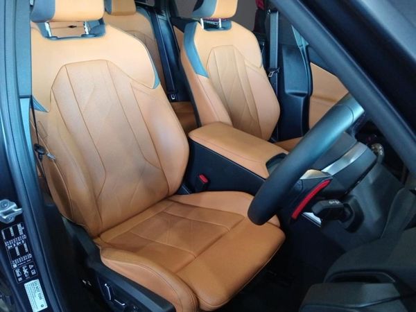 2025-BMW-X3-xDrive-M50-M-Sport-Pro image:9