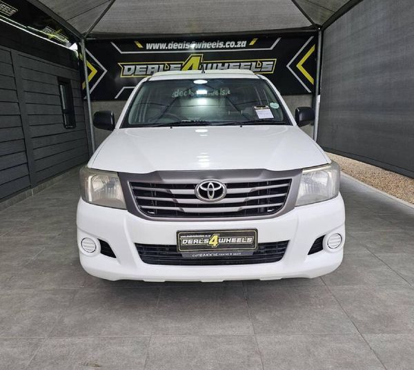 2013-Toyota-Hilux-25-D-4D-Single-Cab image:3
