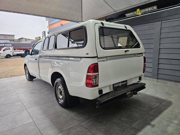 2013-Toyota-Hilux-25-D-4D-Single-Cab image:4
