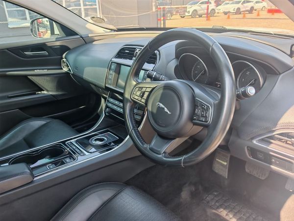 2016-Jaguar-XE-20D-Portfolio-Auto image:4