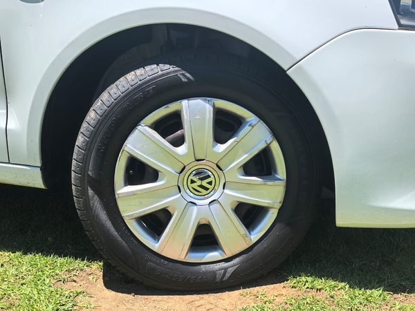 2015-Volkswagen-Polo-Vivo-GP-14-Trendline image:11