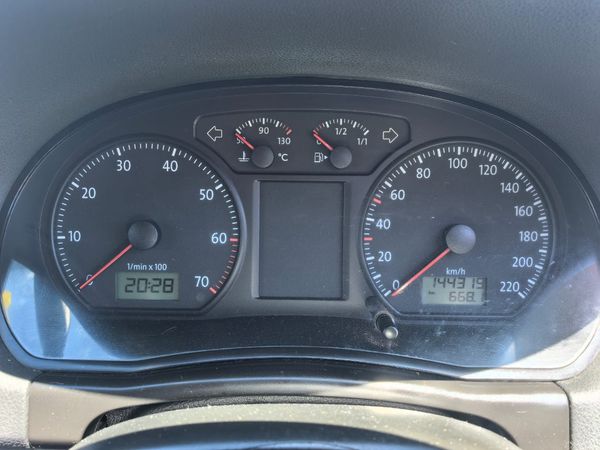 2015-Volkswagen-Polo-Vivo-GP-14-Trendline image:20