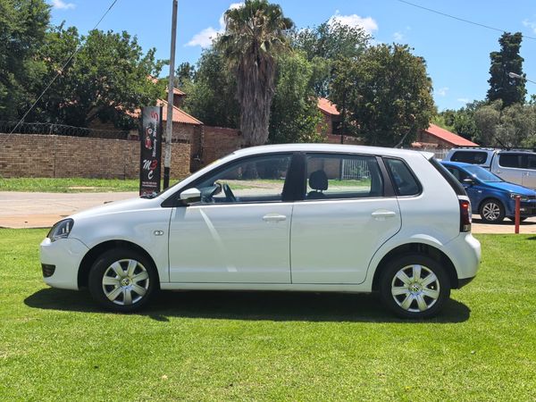 2015-Volkswagen-Polo-Vivo-GP-14-Trendline image:5