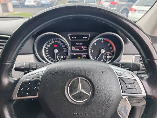 2013-Mercedes-Benz-ML-350-Bluetec image:9