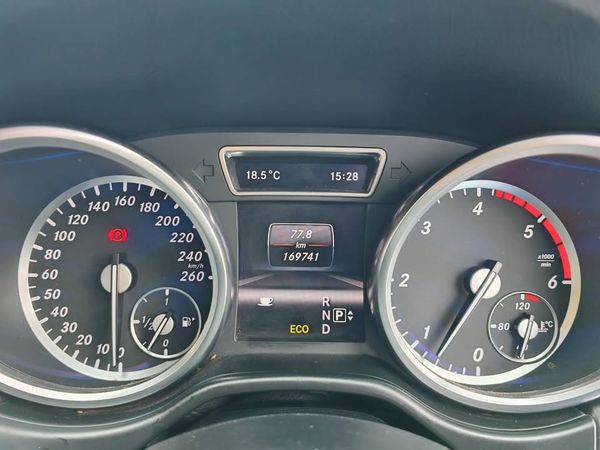 2013-Mercedes-Benz-ML-350-Bluetec image:12