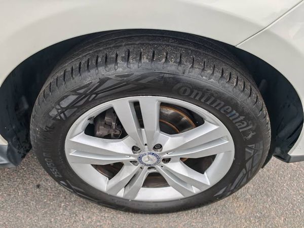 2013-Mercedes-Benz-ML-350-Bluetec image:15