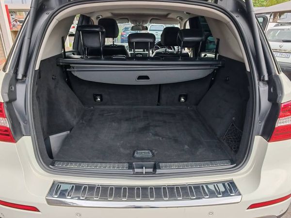 2013-Mercedes-Benz-ML-350-Bluetec image:16