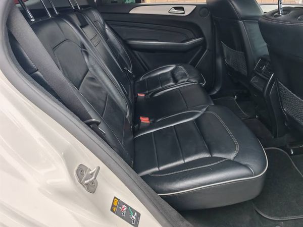 2013-Mercedes-Benz-ML-350-Bluetec image:4