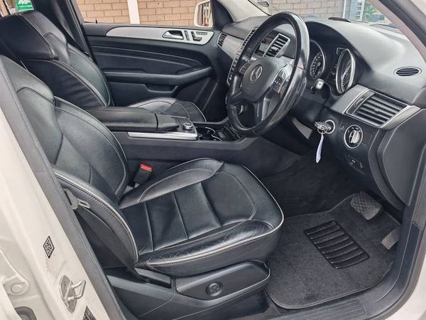 2013-Mercedes-Benz-ML-350-Bluetec image:5