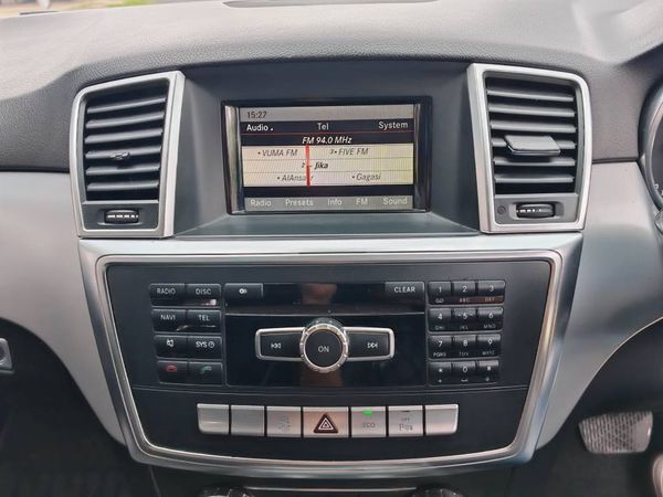 2013-Mercedes-Benz-ML-350-Bluetec image:7