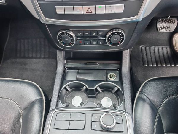 2013-Mercedes-Benz-ML-350-Bluetec image:8
