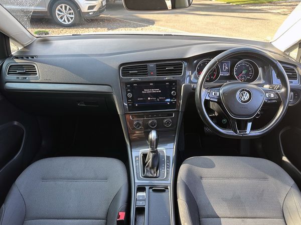 2019-Volkswagen-Golf-VII-14-TSI-Comfortline-Auto image:10