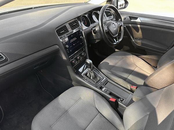 2019-Volkswagen-Golf-VII-14-TSI-Comfortline-Auto image:11