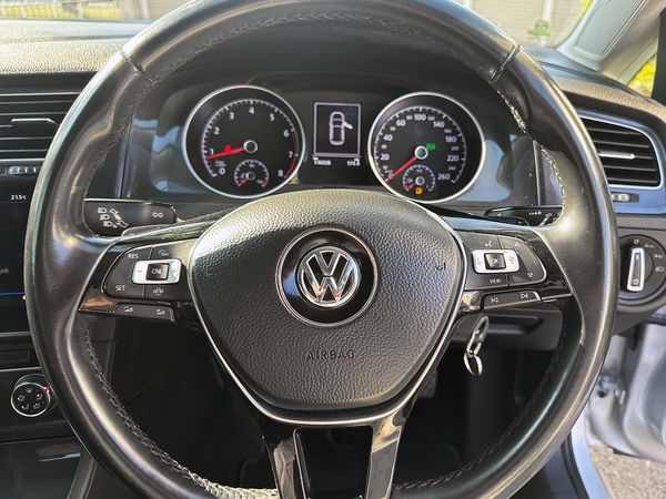 2019-Volkswagen-Golf-VII-14-TSI-Comfortline-Auto image:12
