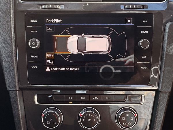 2019-Volkswagen-Golf-VII-14-TSI-Comfortline-Auto image:15