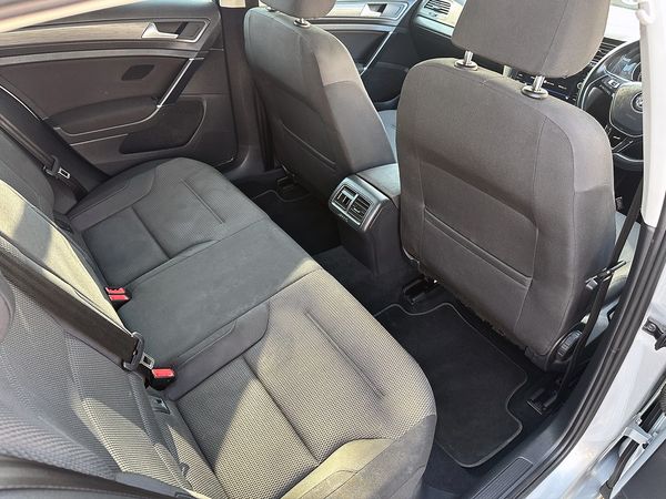 2019-Volkswagen-Golf-VII-14-TSI-Comfortline-Auto image:22