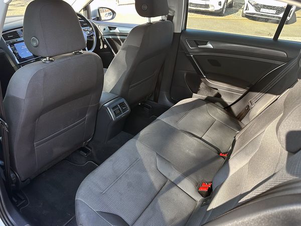 2019-Volkswagen-Golf-VII-14-TSI-Comfortline-Auto image:23