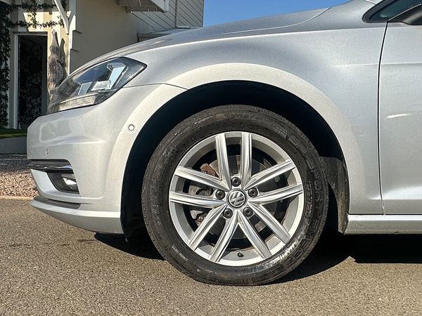 2019-Volkswagen-Golf-VII-14-TSI-Comfortline-Auto image:26