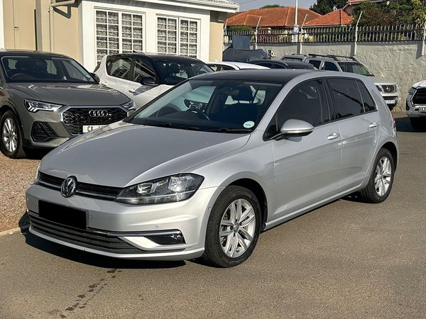 2019-Volkswagen-Golf-VII-14-TSI-Comfortline-Auto image:5