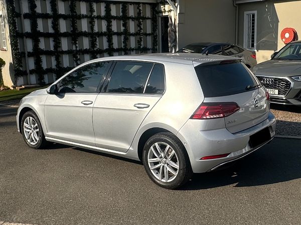 2019-Volkswagen-Golf-VII-14-TSI-Comfortline-Auto image:6
