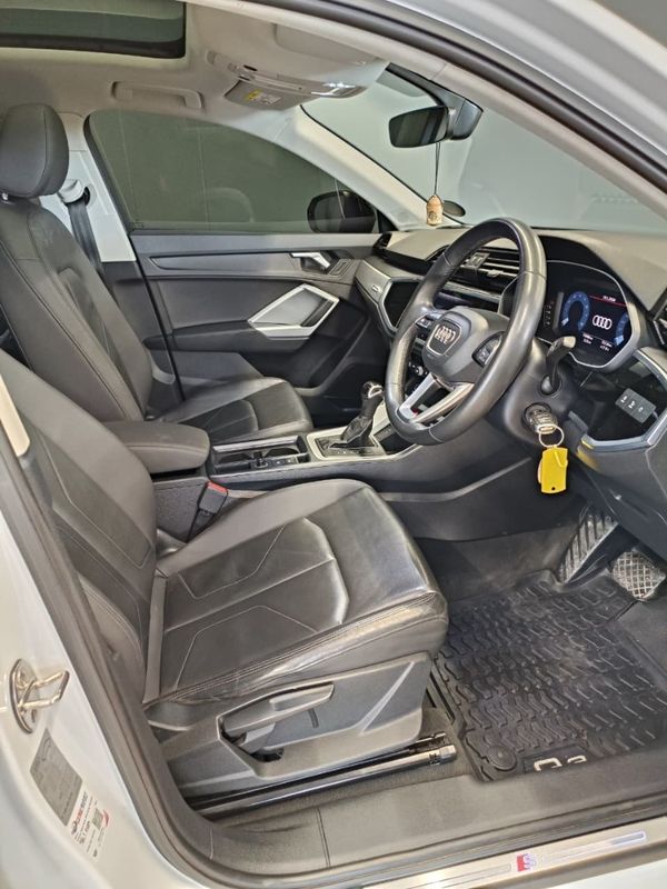 2021-Audi-Q3-20-TFSI-quattro-Auto-S-Line-40-TFSI image:13