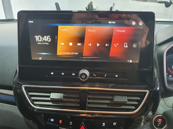 2025-Mahindra-XUV-3XO-12T-AX5 image:13