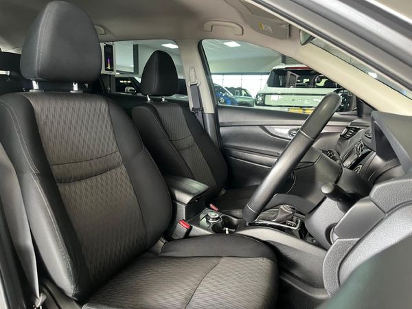 2022-Nissan-X-Trail-25-Acenta-4x4-Auto image:6
