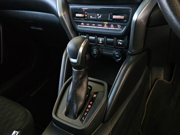 2023-Toyota-Urban-Cruiser-15-XR-Auto image:18