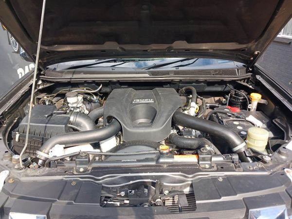 2015-Isuzu-KB-300-D-Teq-LX-Auto-Double-Cab image:11