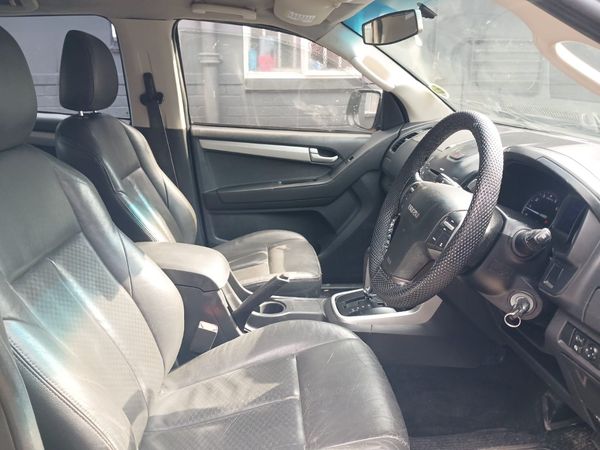2015-Isuzu-KB-300-D-Teq-LX-Auto-Double-Cab image:7