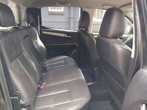 2015-Isuzu-KB-300-D-Teq-LX-Auto-Double-Cab image:8