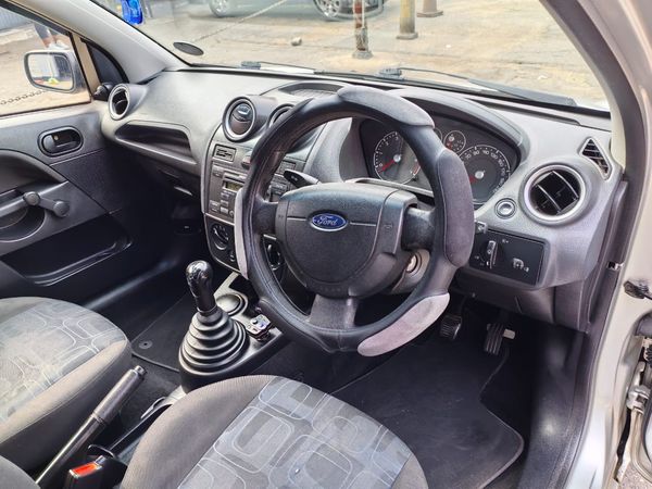 2007-Ford-Fiesta-14i-5-dr image:10